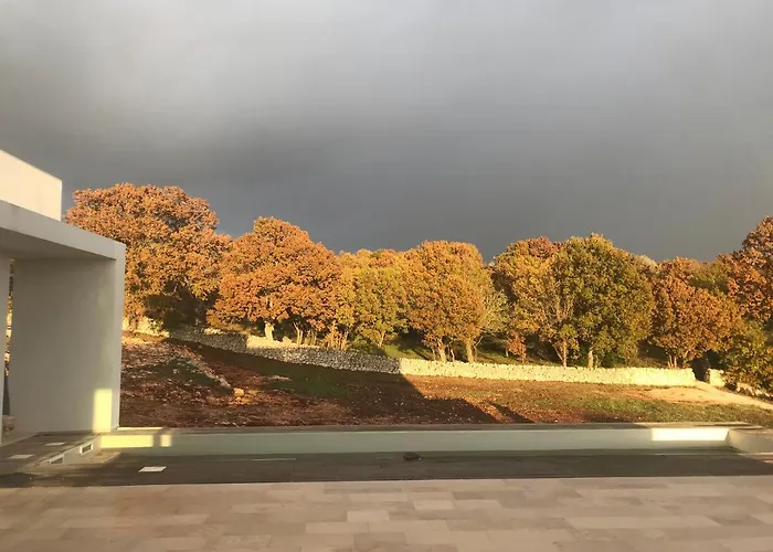 Rocce Rosse 奥斯图尼