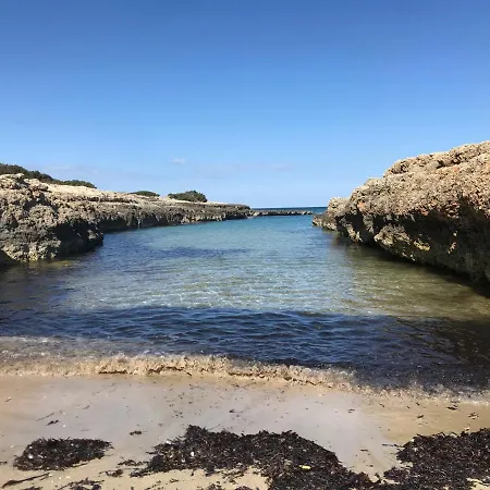 Rocce Rosse דירה